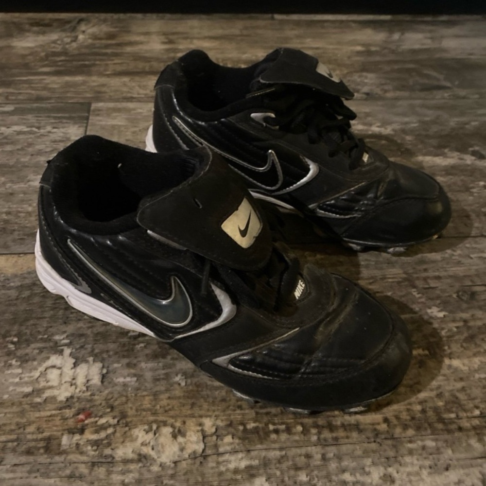 Black Nike Baseball Cleats Size 3 Youth Shoes